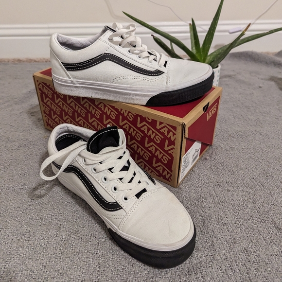 🤑SOLD🤑Old Skool Vans - Picture 4 of 6